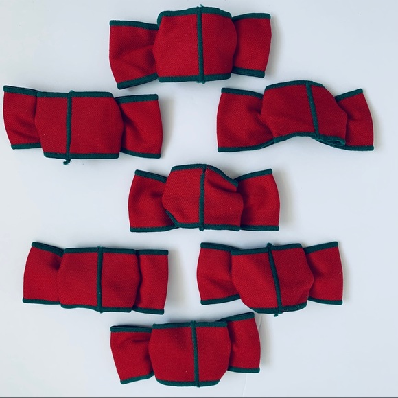 7 Red and Green Bow Napkin Rings - Picture 4 of 11